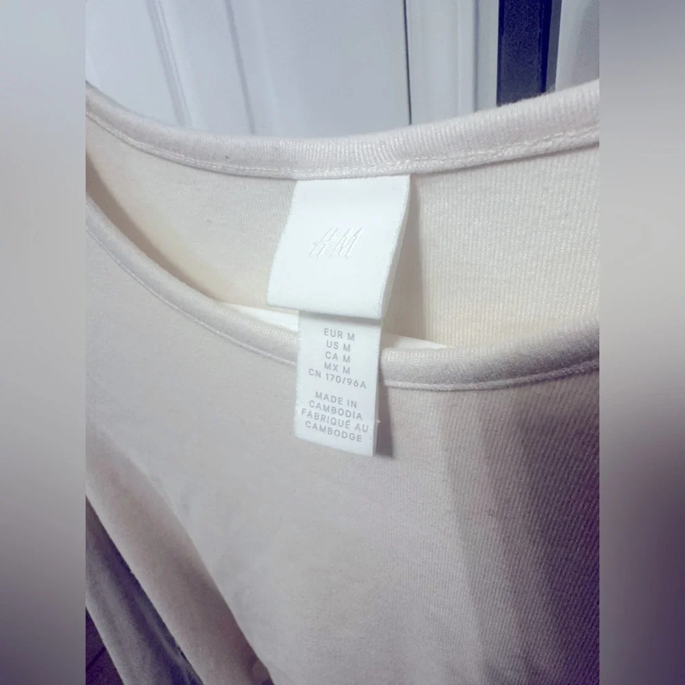 H&M Tie Detail Crop Top size medium - Picture 4 of 4